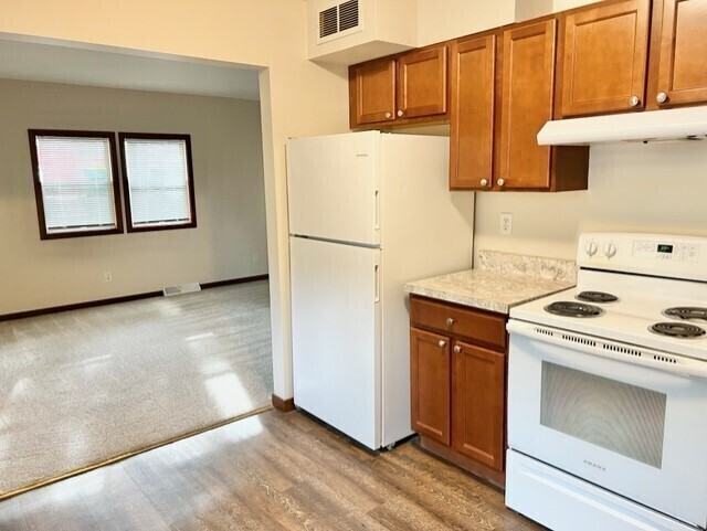 1933 Fairview Dr #1929 - Photo 2 of 11