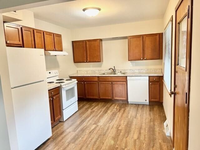 1933 Fairview Dr #1929 - Photo 3 of 11