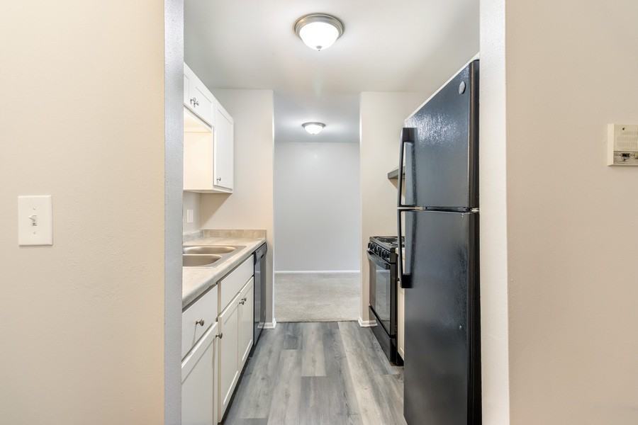 501 Wisconsin Ave #302 - Photo 4 of 12