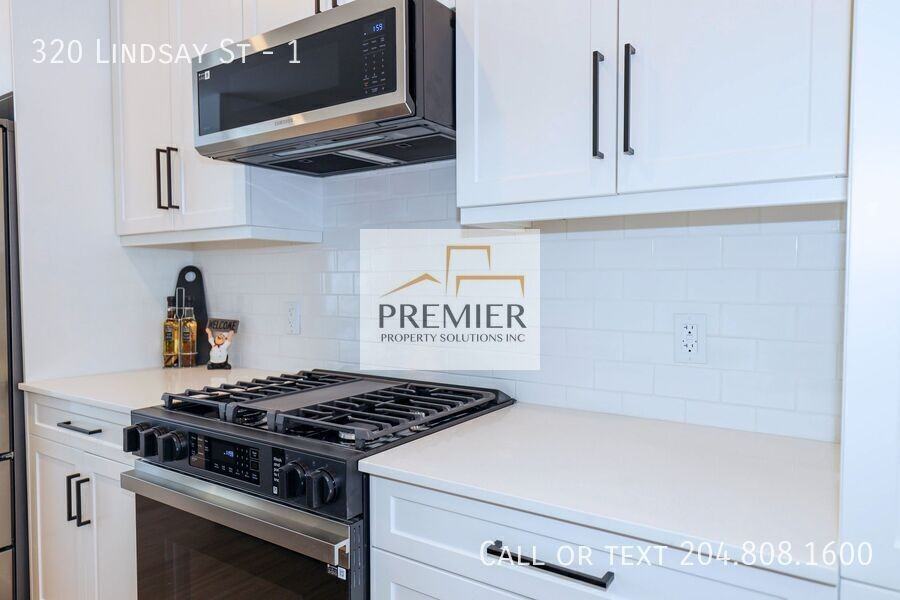 320 Lindsay St #1 - Photo 3 of 19