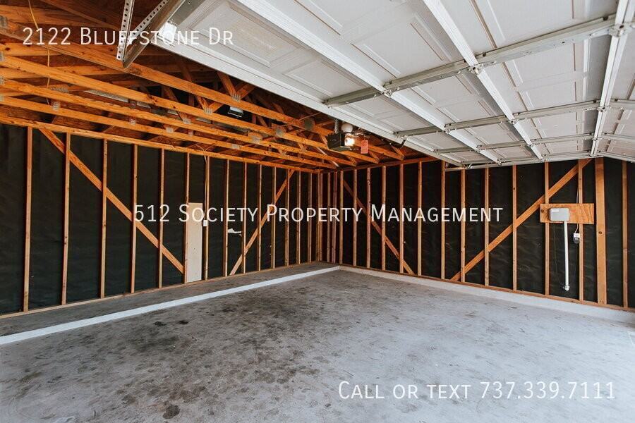 2122 Bluffstone Dr - Photo 3 of 31