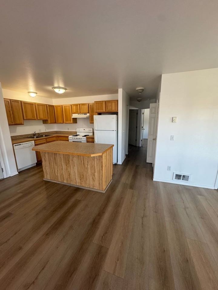 3 Martha Rd #D - Photo 2 of 10