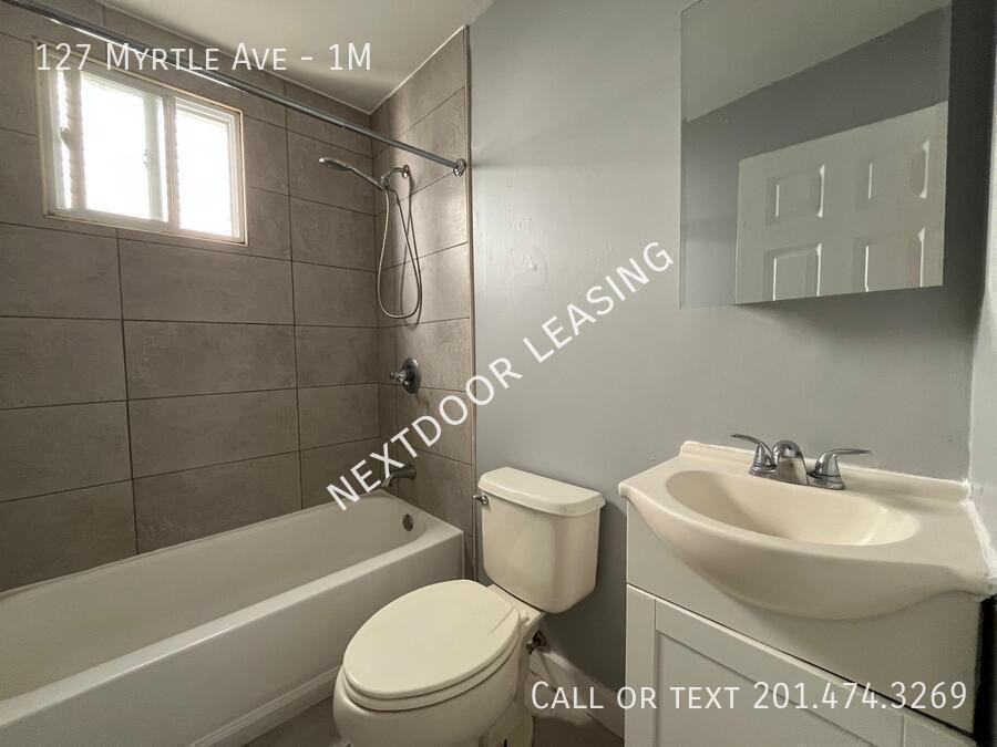 127 Myrtle Ave #1M - Photo 3 of 8