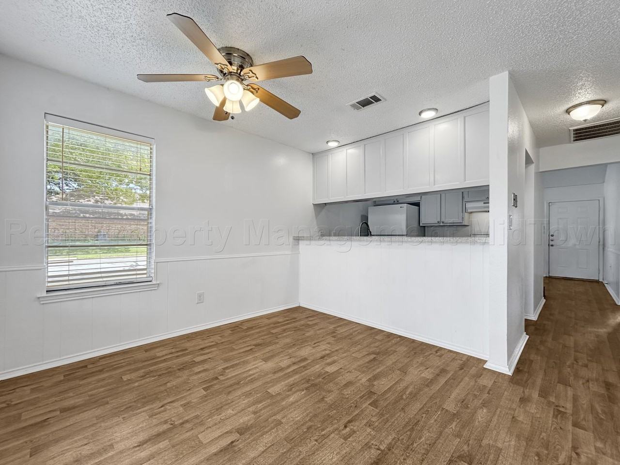 536 Guerin Dr - Photo 3 of 19