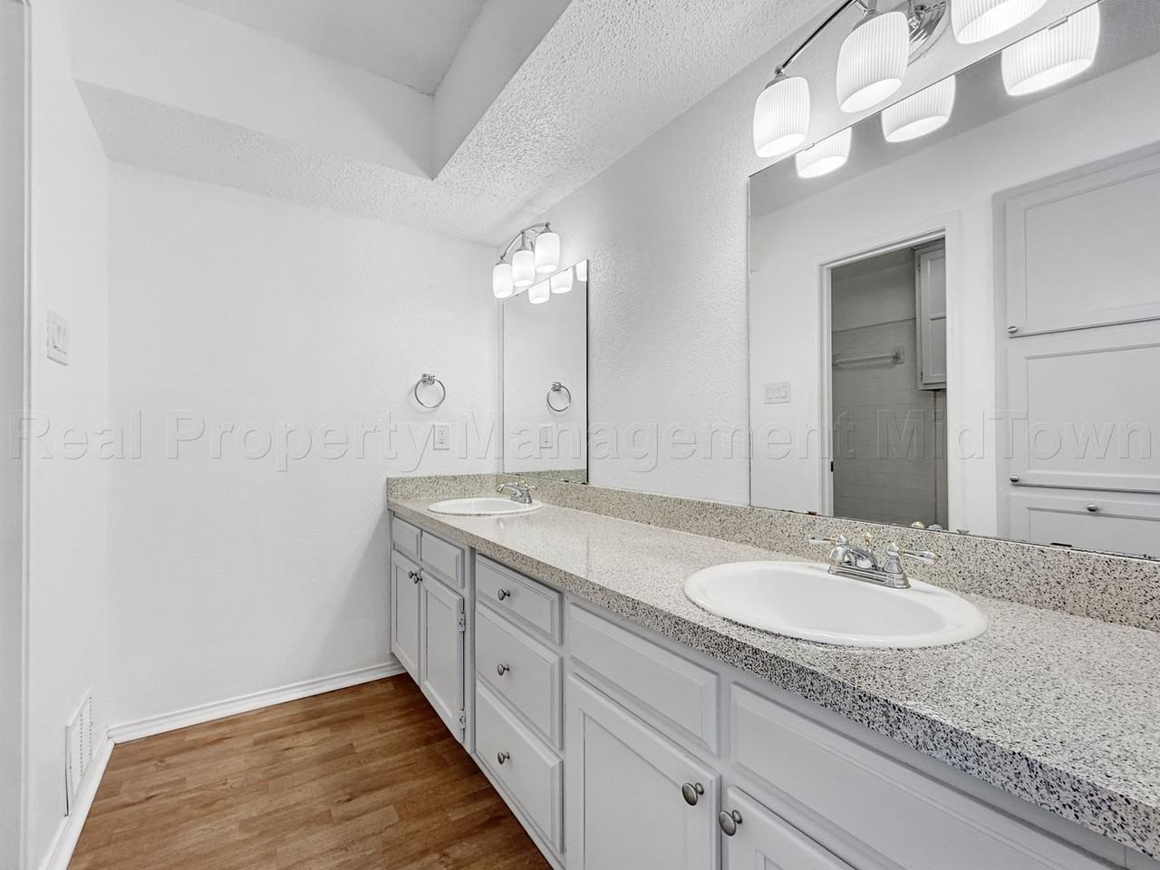 536 Guerin Dr - Photo 7 of 19