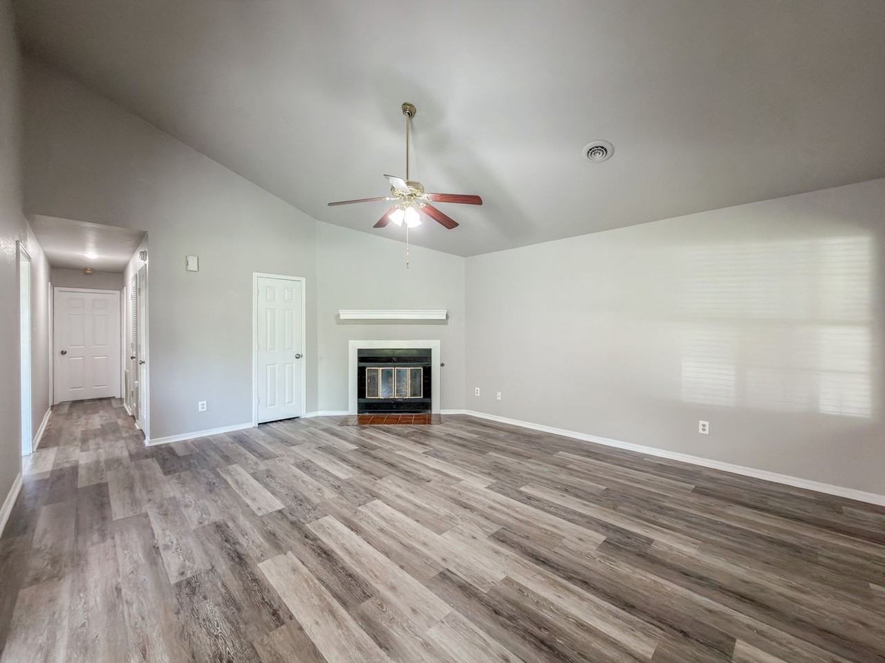 35 Aberdeen Cir - Photo 3 of 18