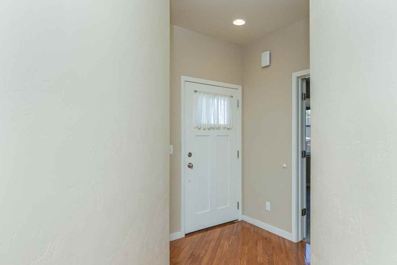 241 Sierra Vista St - Photo 5 of 23