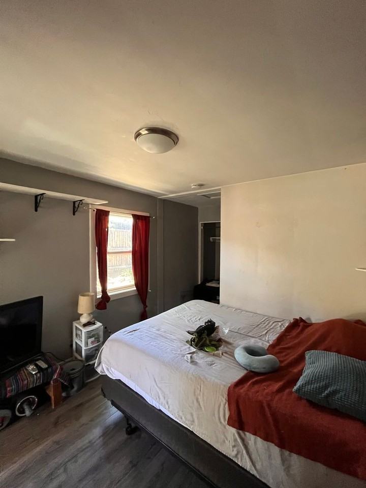 2012 Glenisle Ave - Photo 3 of 5