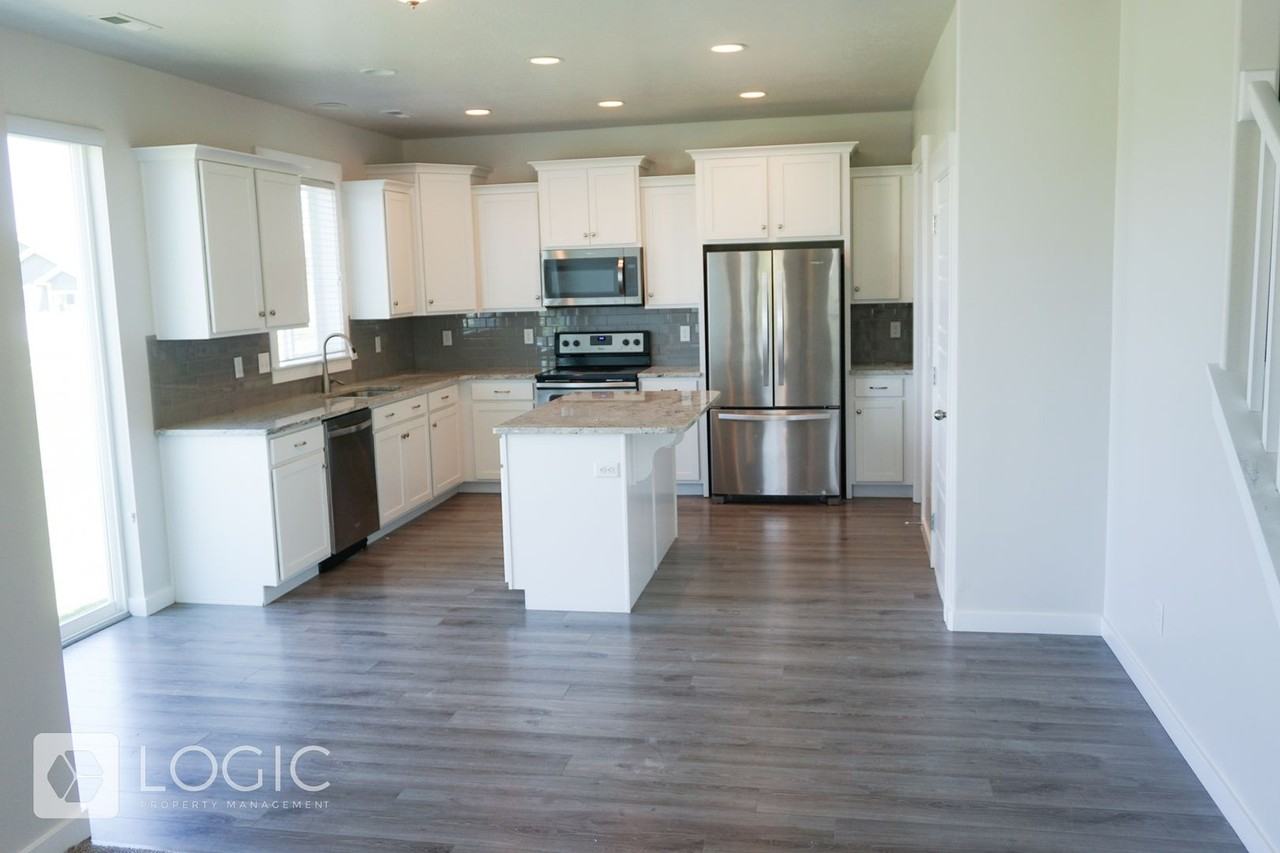 15180 S Gunpowder Ct - Photo 7 of 36