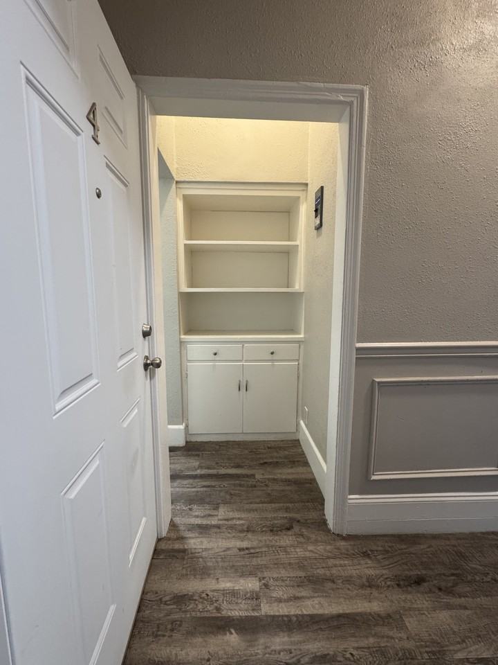603 12th St #4 - Photo 2 of 11