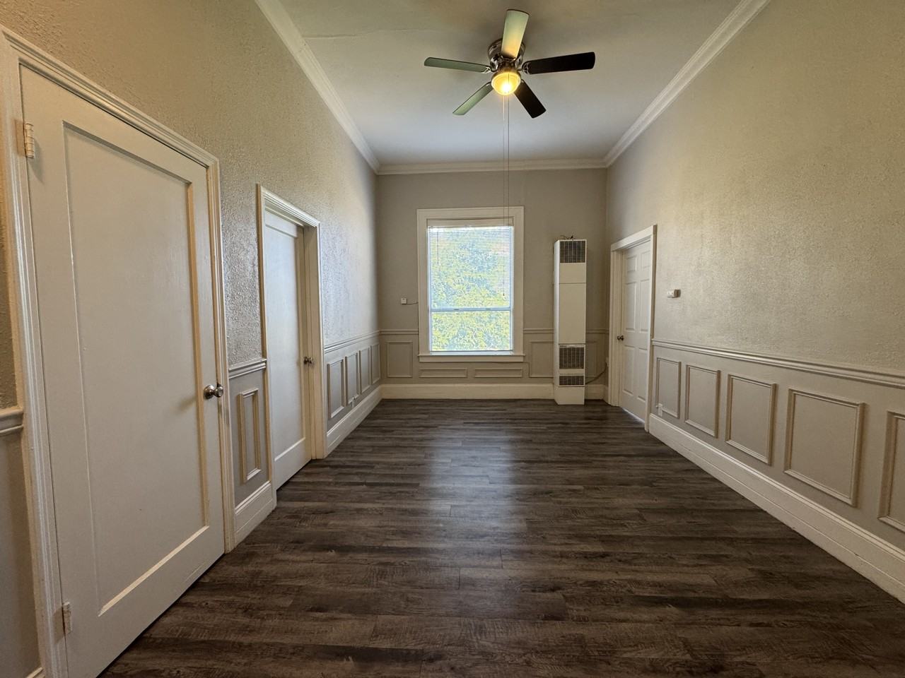603 12th St #4 - Photo 3 of 11