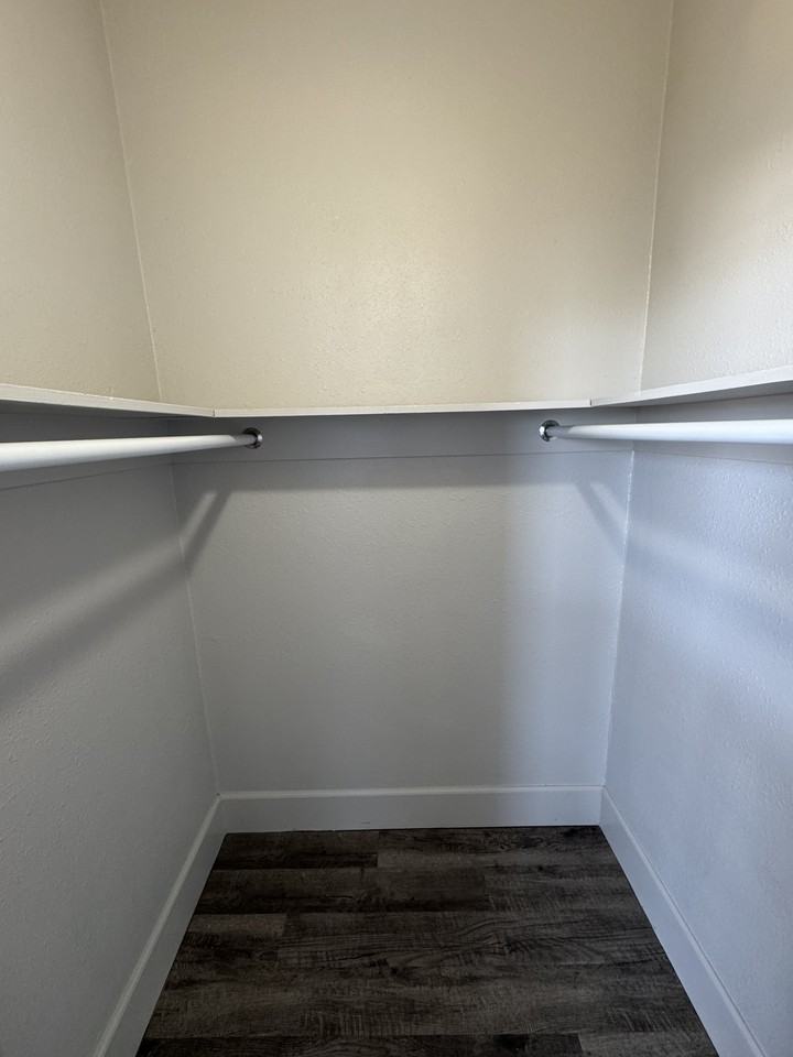 603 12th St #4 - Photo 5 of 11