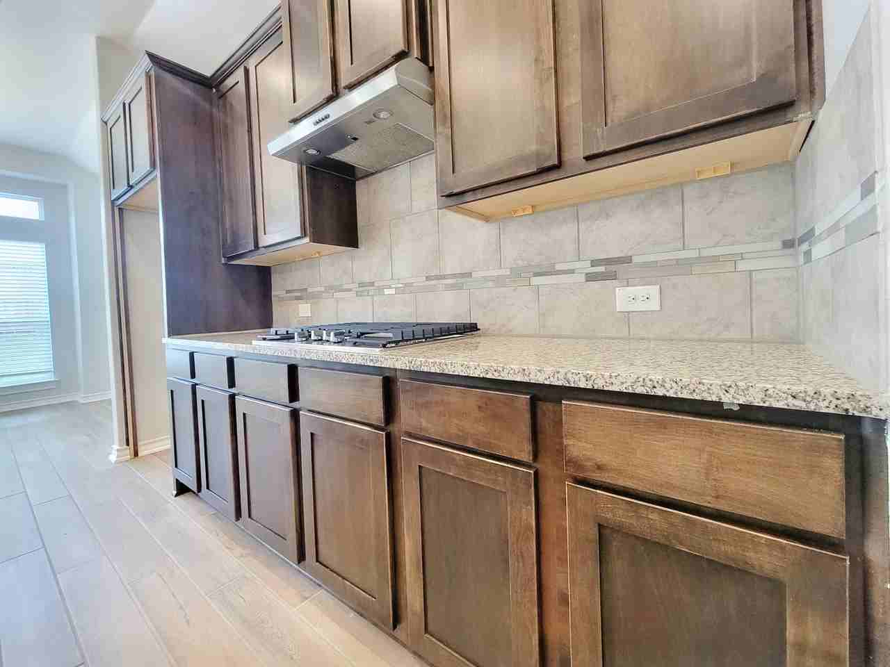 4413 Royal Oak Blvd - Photo 6 of 41