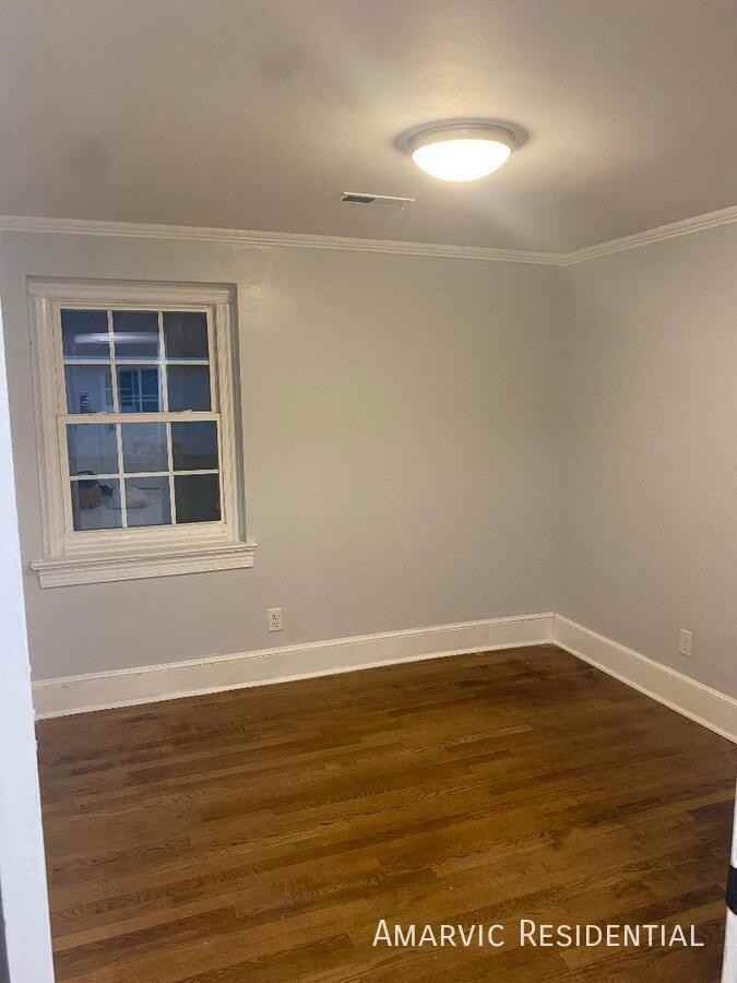 415 Singletary St Se #A - Photo 5 of 10