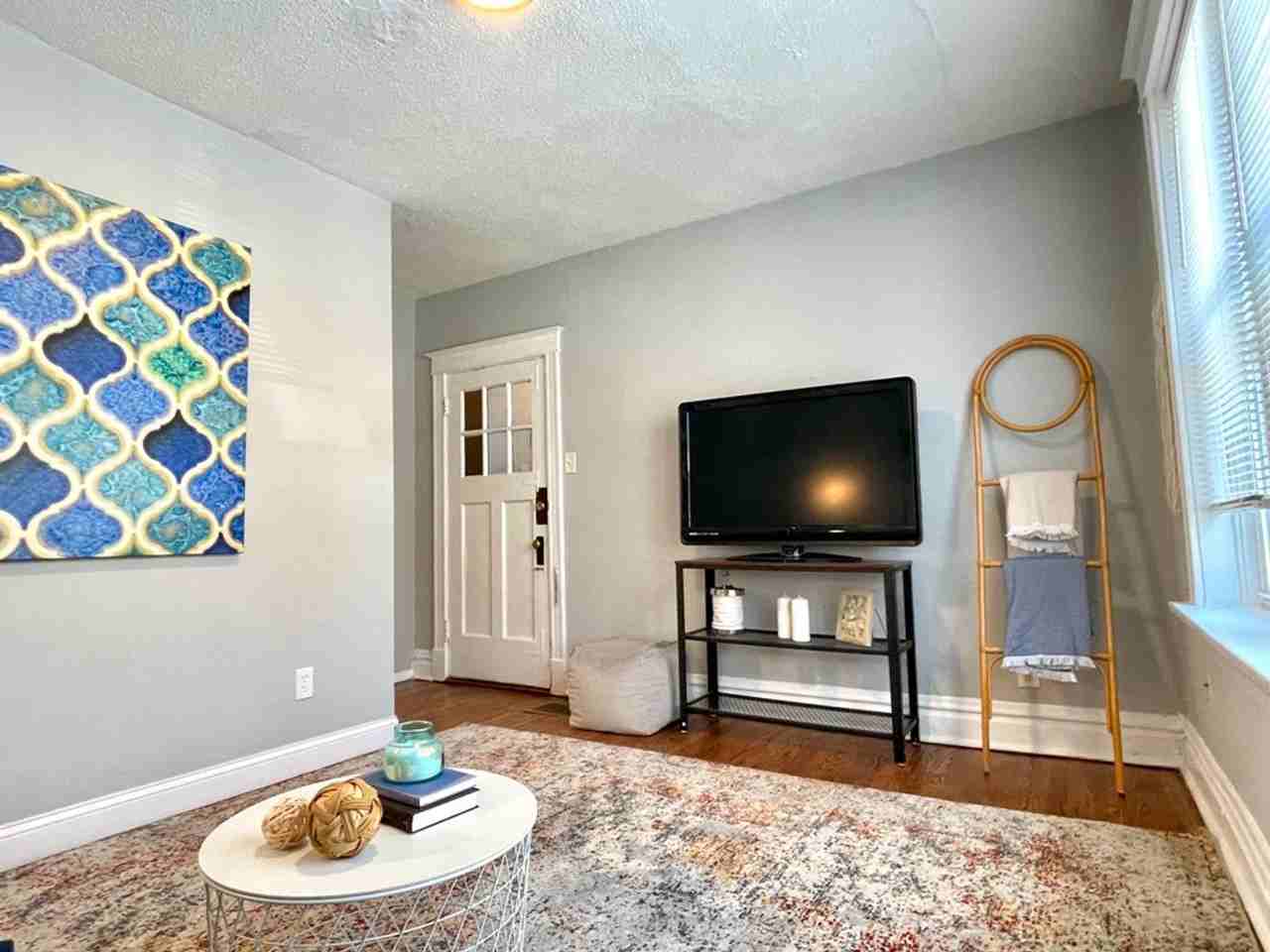 4568 Flad Ave #2E - Photo 4 of 11