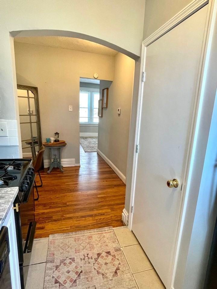 4568 Flad Ave #2E - Photo 5 of 11