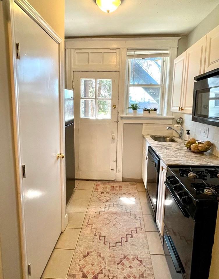 4568 Flad Ave #2E - Photo 7 of 11