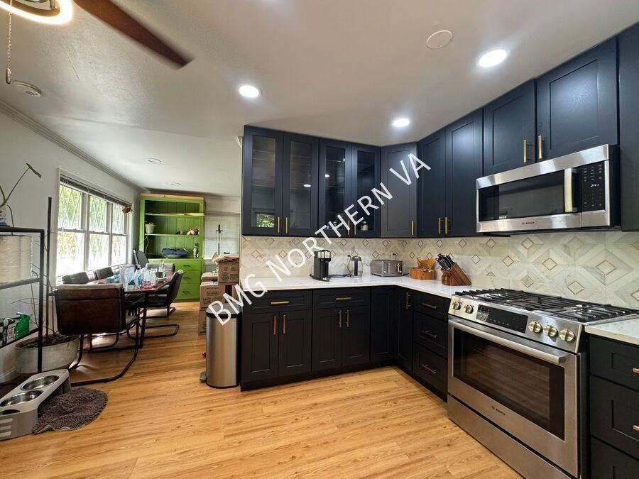 6413 Berkshire Dr - Photo 3 of 23