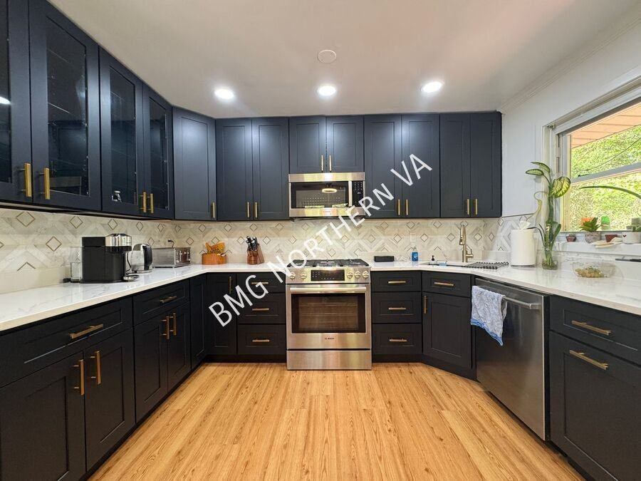 6413 Berkshire Dr - Photo 5 of 23