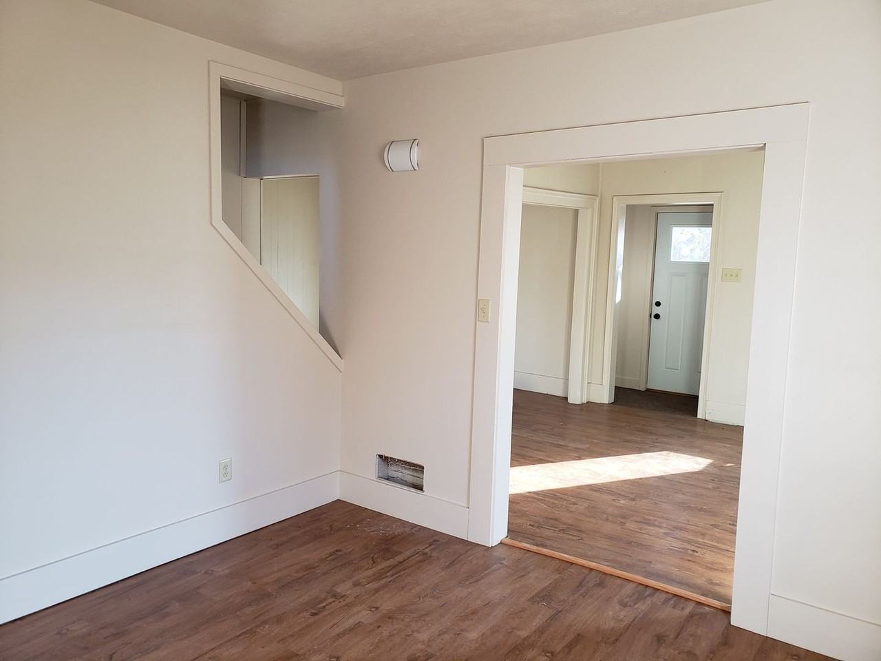1208 Koenigstein Ave - Photo 2 of 8