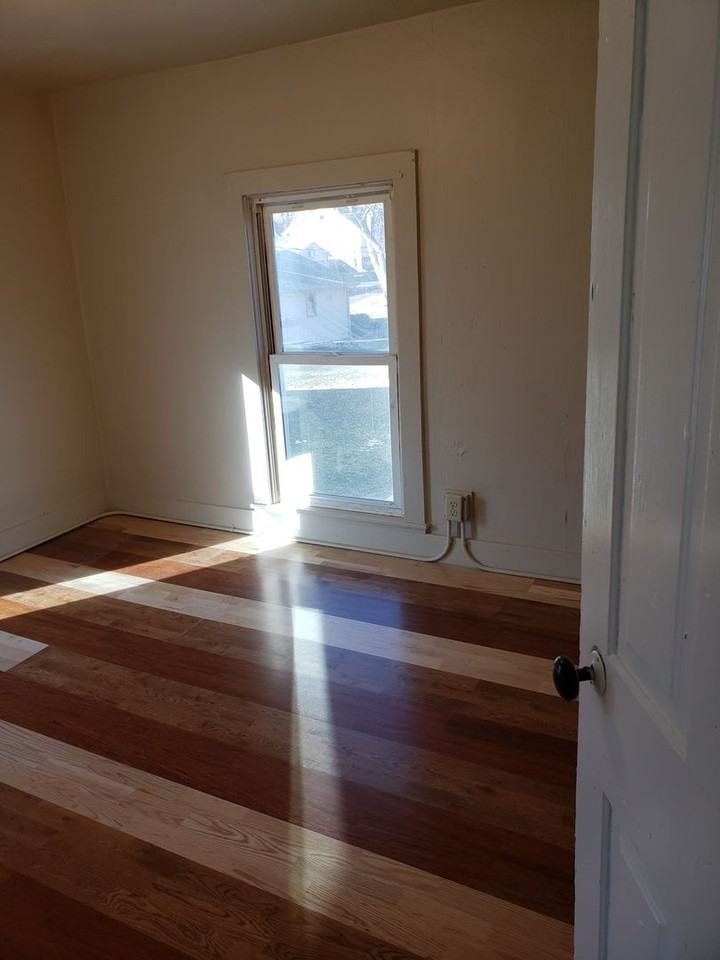 1208 Koenigstein Ave - Photo 7 of 8