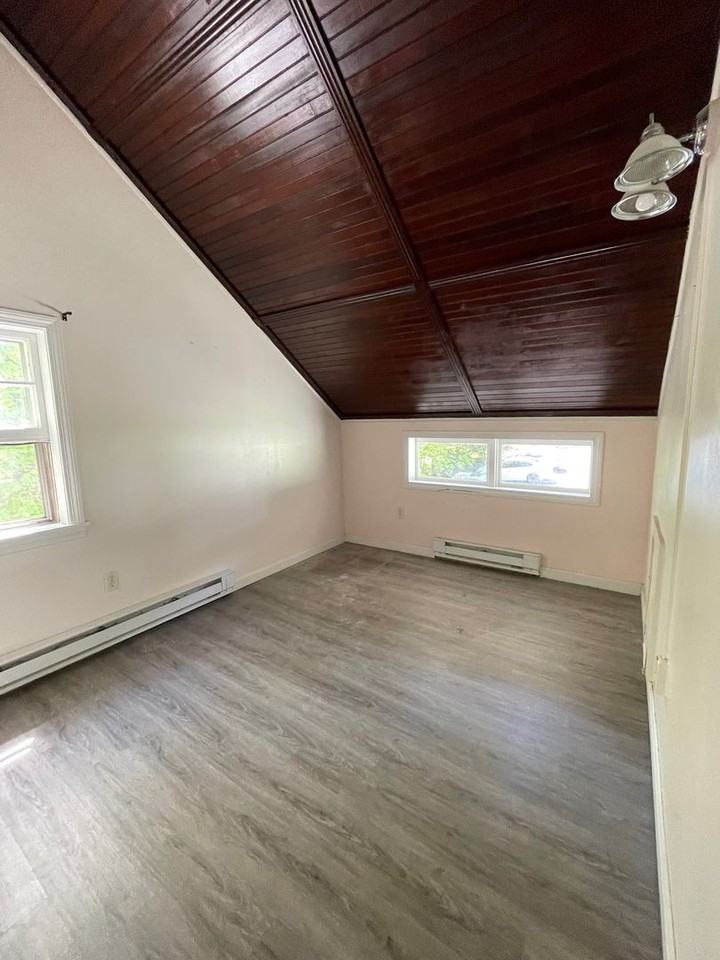 81 Torrington Ave #5 - Photo 2 of 9