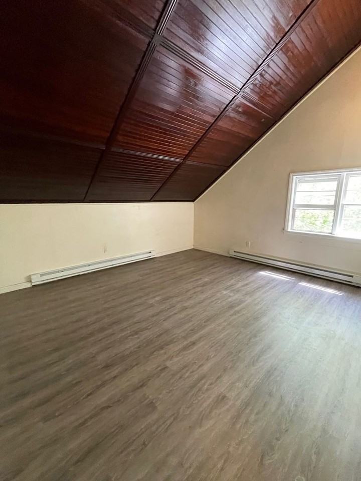 81 Torrington Ave #5 - Photo 4 of 9
