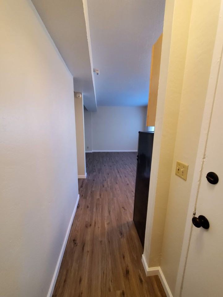 5 F St - Photo 4 of 8