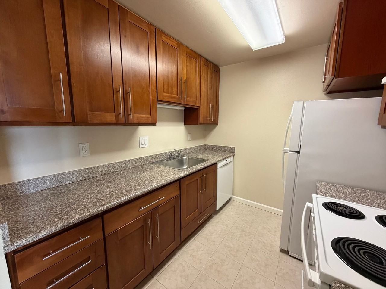 108 Professional Center Pkwy #402 - Photo 4 of 12