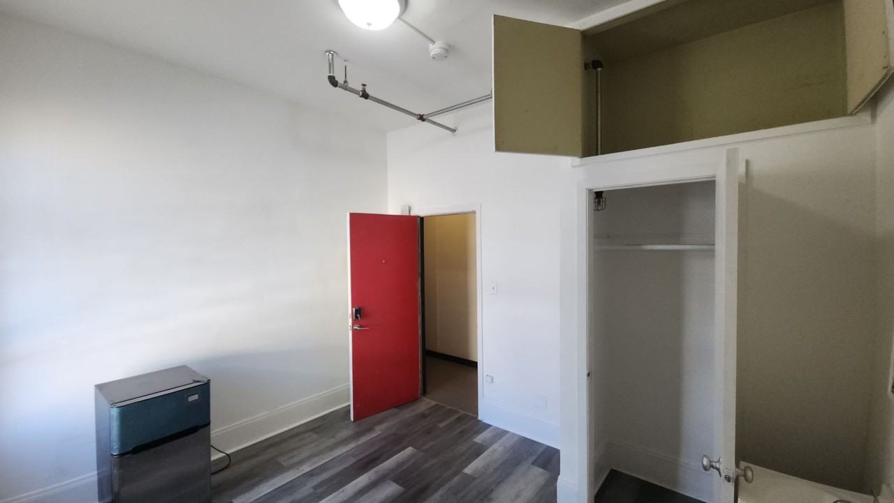 124 Waverly Pl #311 - Photo 5 of 6