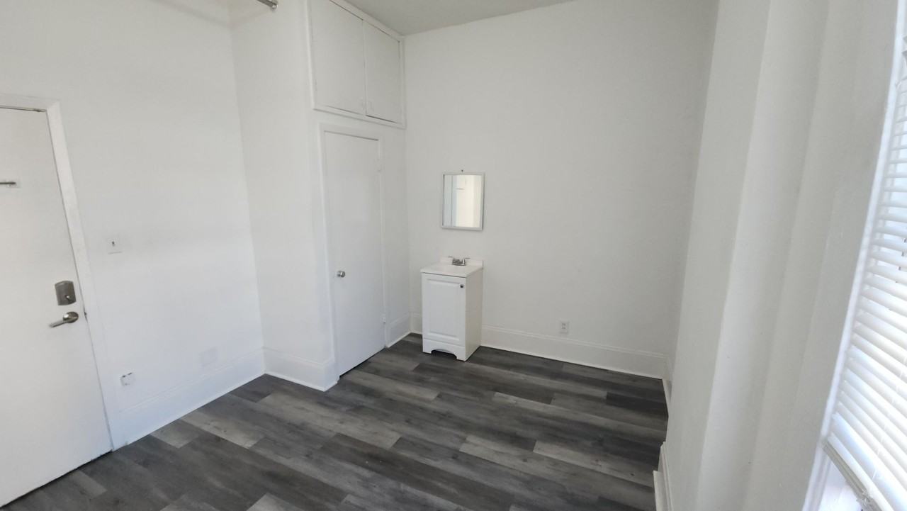124 Waverly Pl #311 - Photo 6 of 6