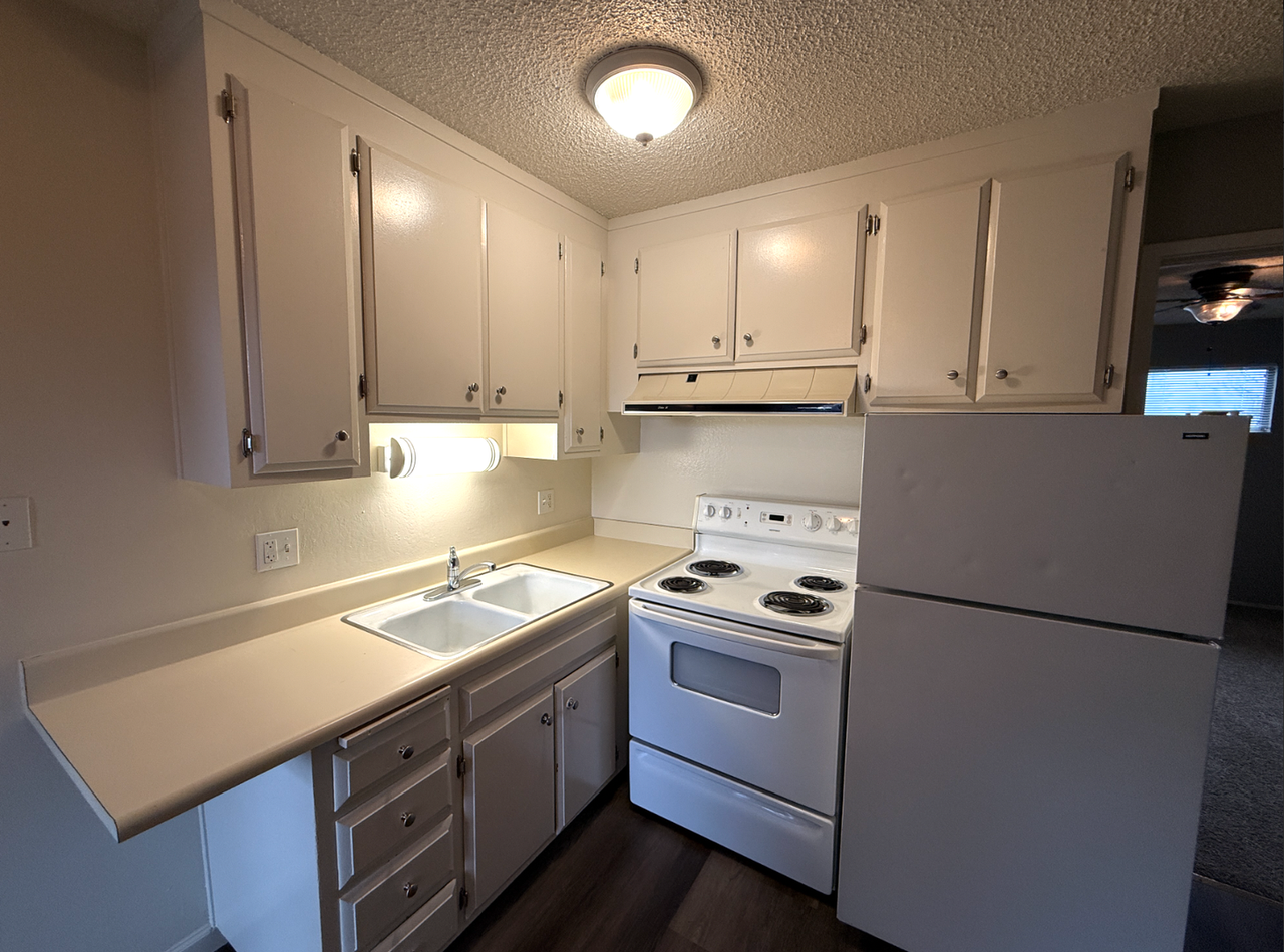 2050 Mendocino Ave #17 - Photo 4 of 11