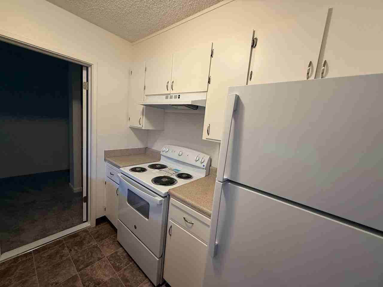 447 S E St #04 - Photo 4 of 9