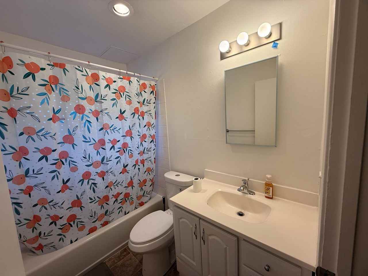 447 S E St #04 - Photo 5 of 9