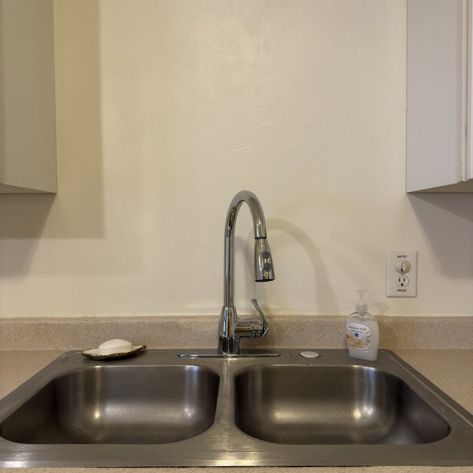 1600 Se 39th Ter #4 - Photo 4 of 10