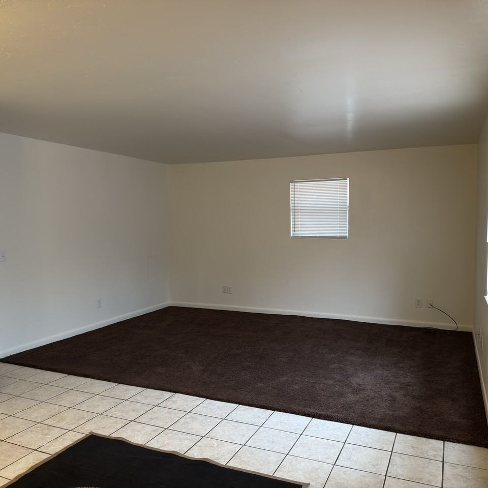 1600 Se 39th Ter #4 - Photo 6 of 10