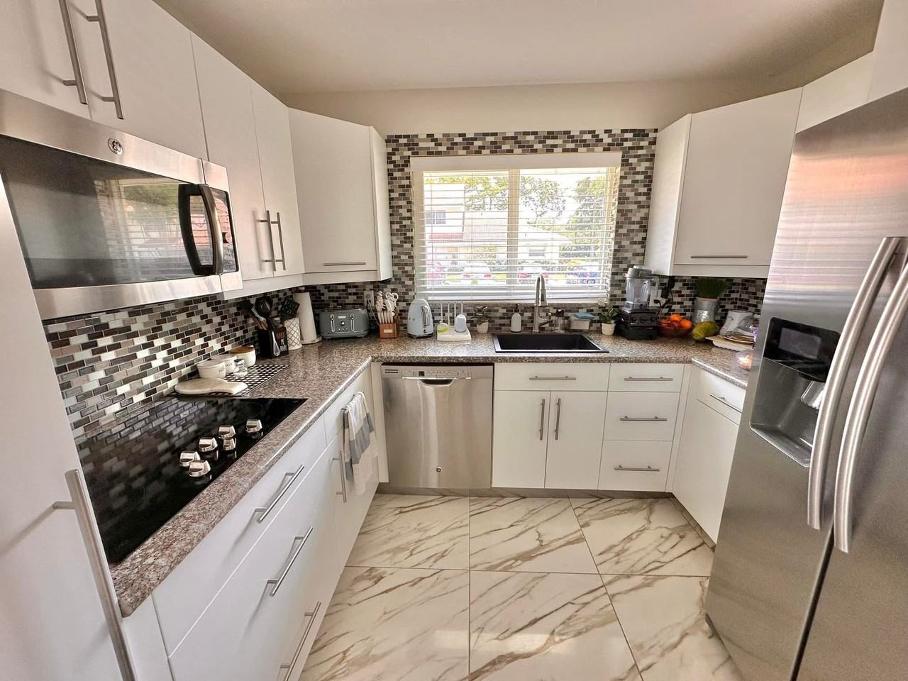6349 Walk Cir - Photo 4 of 15
