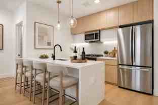 651 38th St #512 - Photo 1 of 1