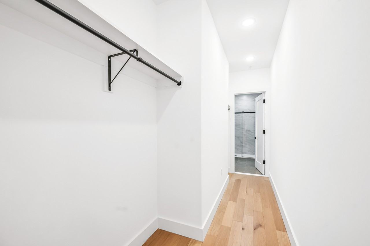 651 38th St #512 - Photo 6 of 15