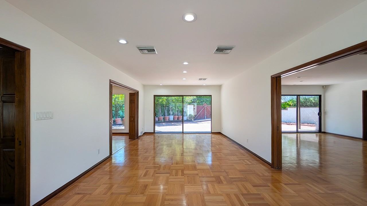 545 Hillgreen Dr #NA - Photo 5 of 48