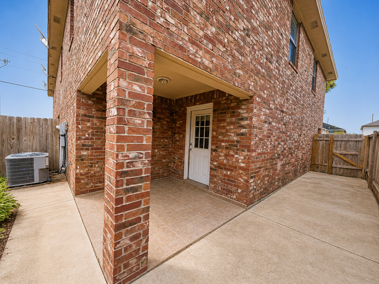 1202 W Kiwi Ave #3 - Photo 3 of 13