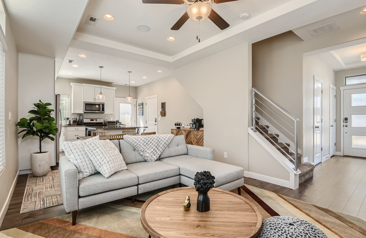 348 South 780 East - Photo 3 of 21