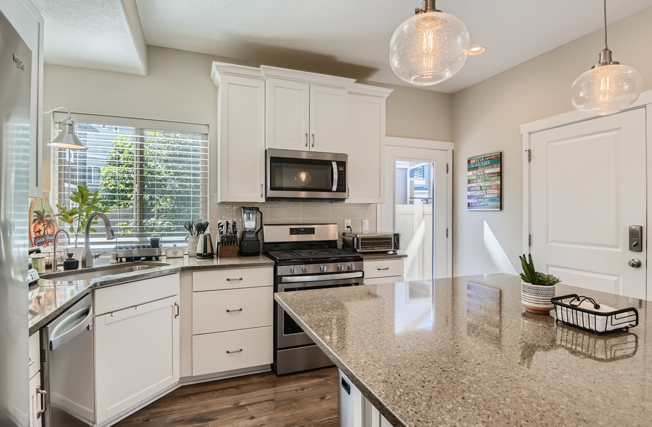 348 South 780 East - Photo 6 of 21