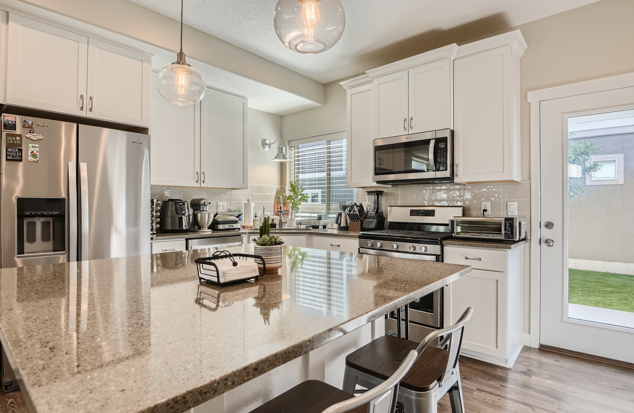 348 South 780 East - Photo 7 of 21