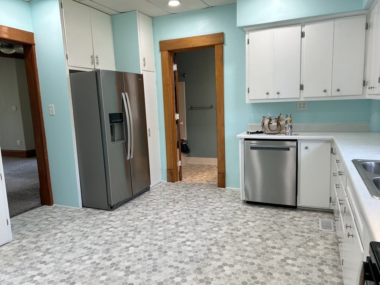 729 N Center St - Photo 3 of 16