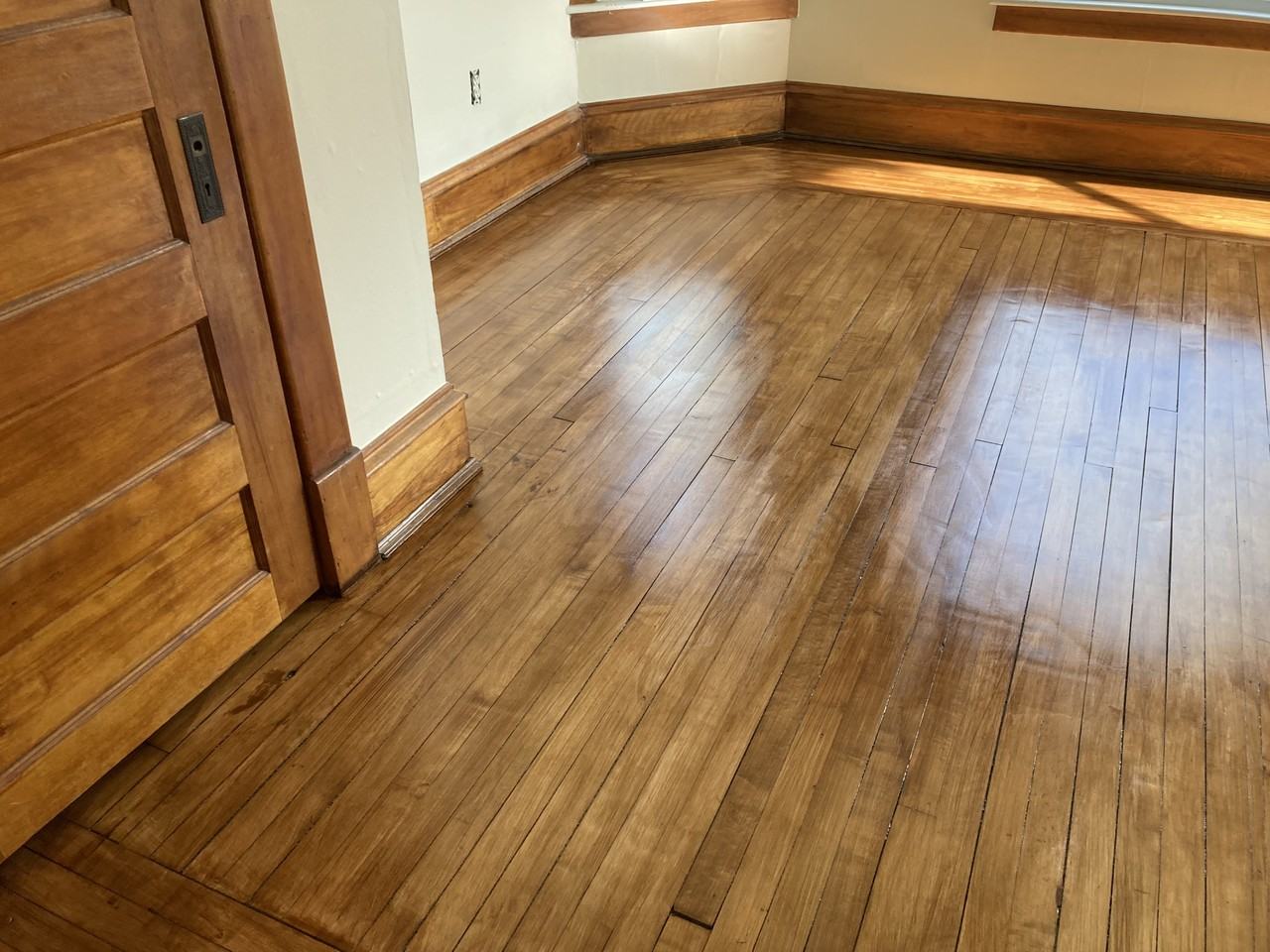 729 N Center St - Photo 6 of 16