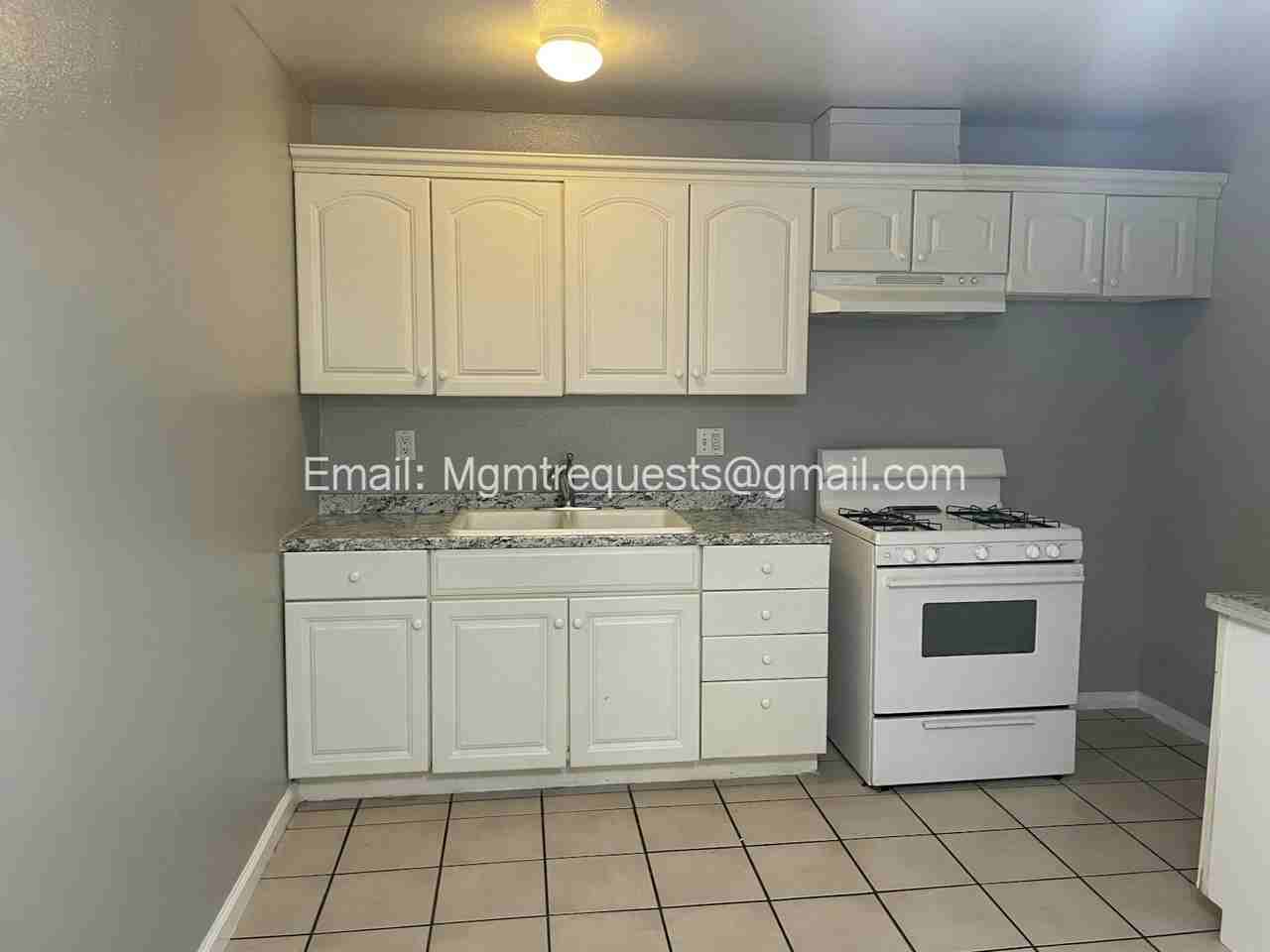 850 Prescott Way, Unit D - Photo 3 of 11