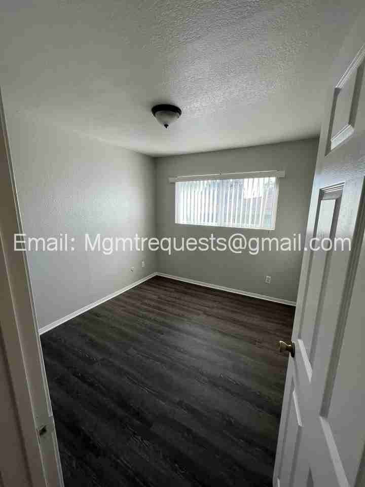 850 Prescott Way, Unit D - Photo 7 of 11