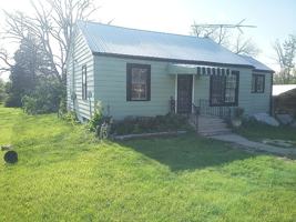 featured image of 910 Lagro Dr