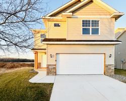 featured image of 1031 45th Ave Ne #NA